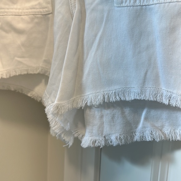 Aerie White Adventure Short - Picture 7 of 8